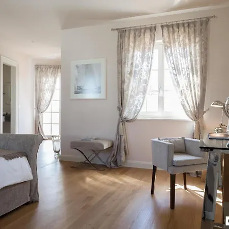 Cesara Villa *